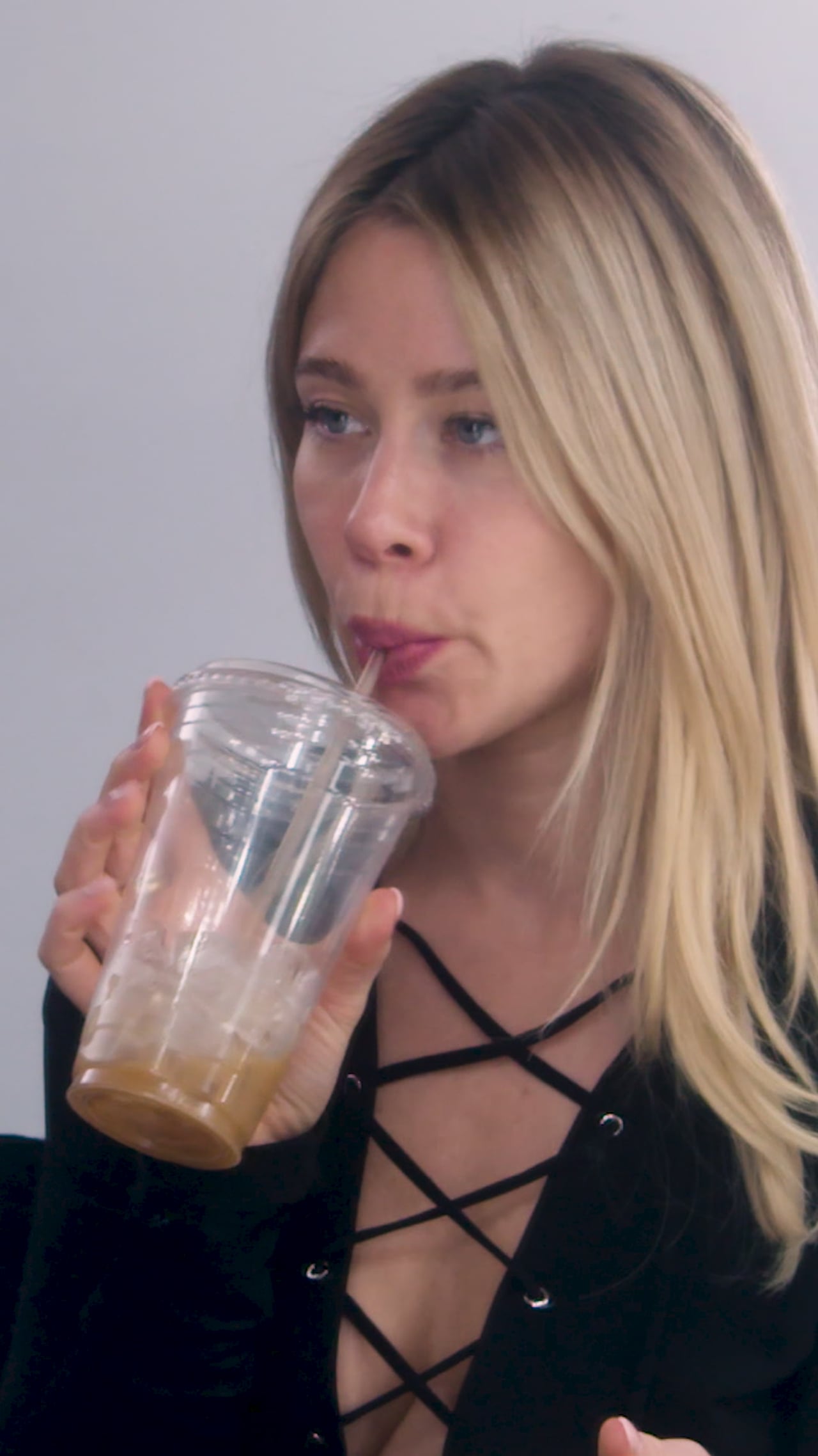 Debute preview frame